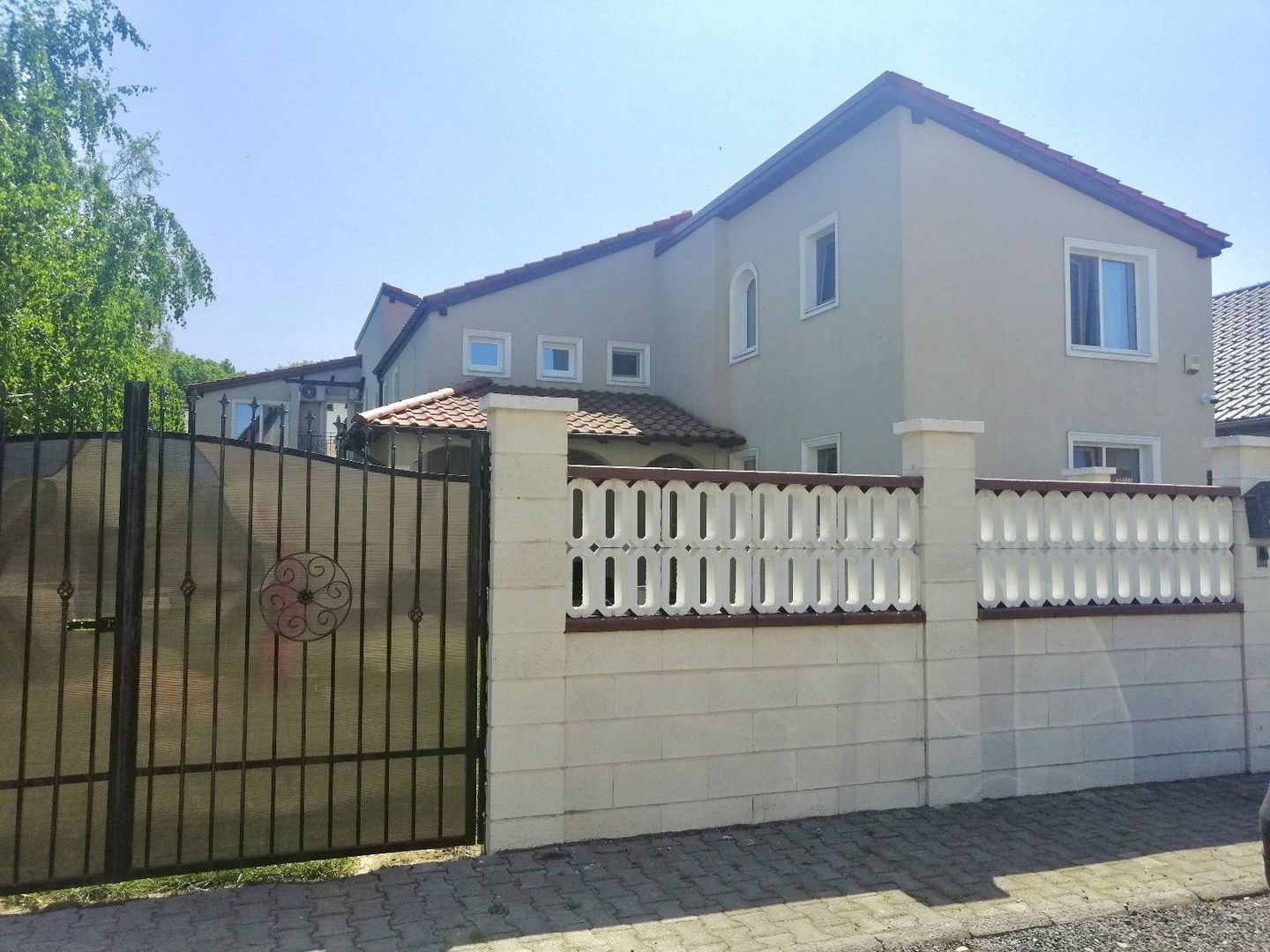 Casă de închiriat la liziera pădurii - Dumbrăvița - Poză 2