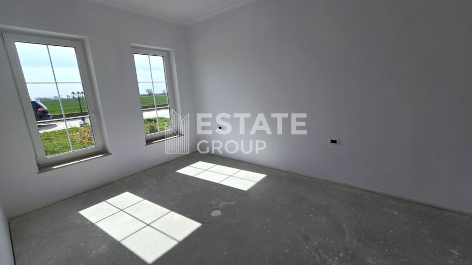 Duplex pe parter cu 4 camere in  Cornesti - Poză 5