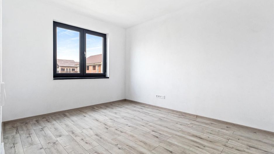Apartament nou 3 camere si parcare Sanpetru Brasov - Poză 11