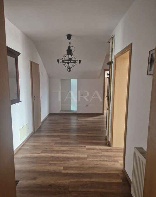 Apartament spațios cu 4 camere, în zona centrală Eroilor, Floresti. - Poză 8