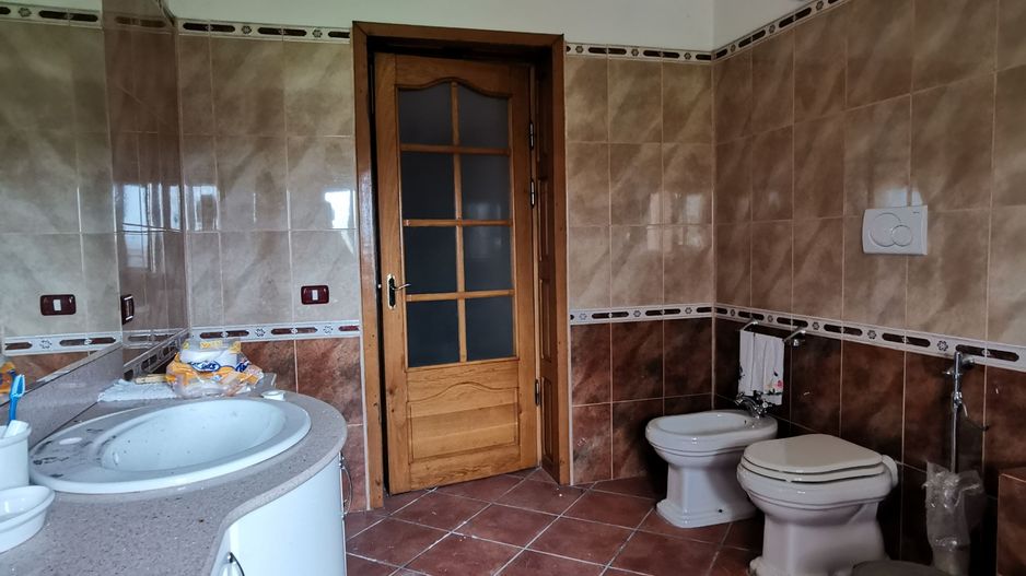 Casa 6 camere  Urechesti-Vrancea constructie 2008 - Poză 8