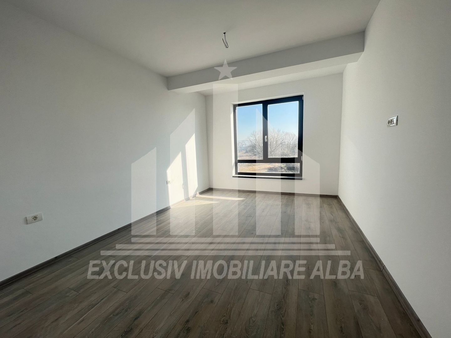Apartament cu 2 camere, Bloc Nou - Poză 2