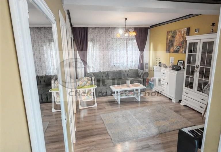 CASA TRIPLEX VALEA ADANCA EXPO MOBILA MOBILATA STATIE TRANSPORT PUBLIC  PARCARE - Poză 2