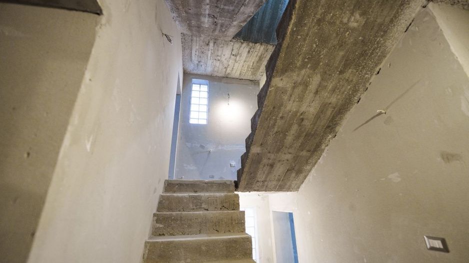 Casa la gri - Romanesti - Poză 10