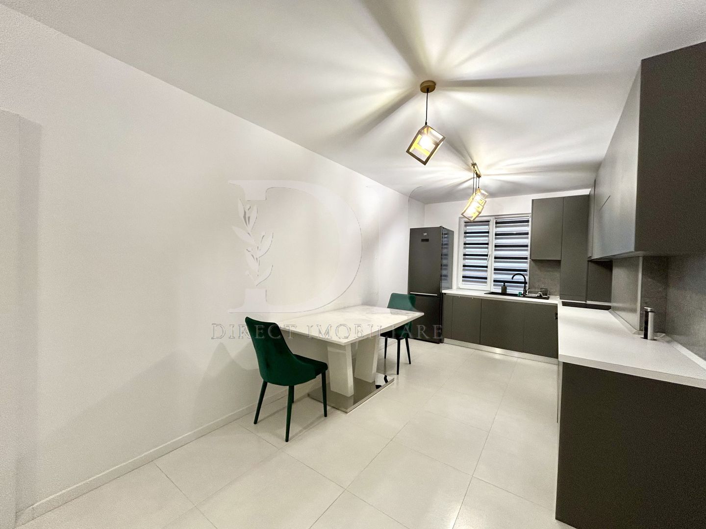 Apartament 3 camere de vanzare / Zona BMW / Floresti. - Poză 4