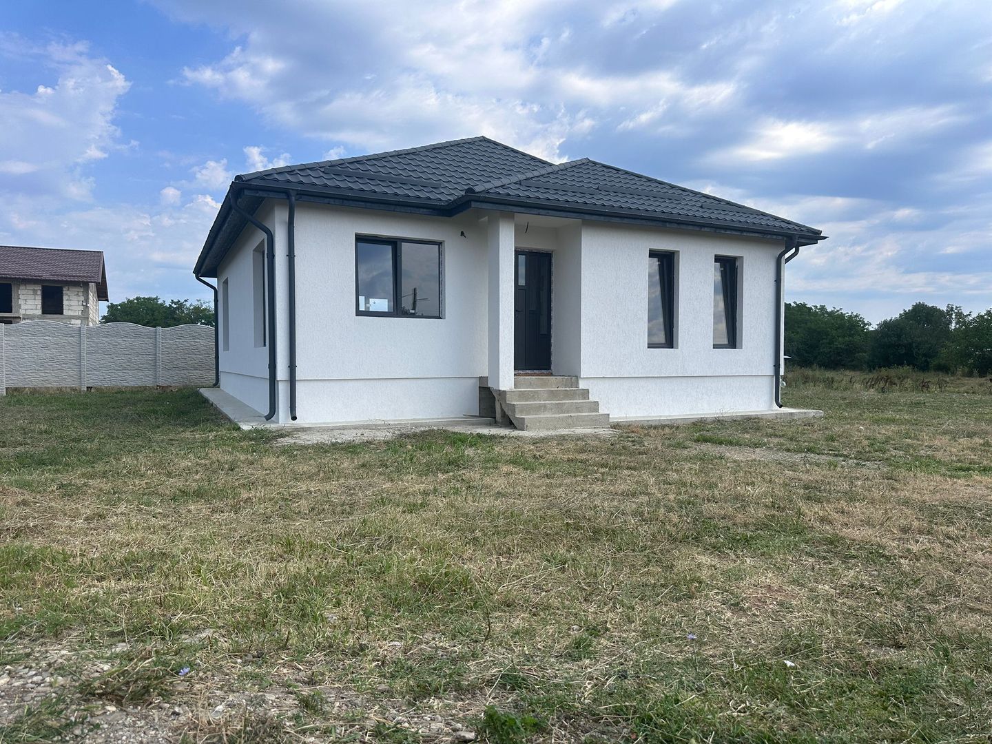 Vanzare casă nouă, modernă în Dragomiresti, la 10 minute de Târgoviște - Poză 2