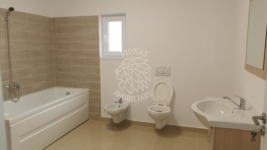 Casa de inchiriat 4 camere 180 mp-curte-Zona Hotel Diana - Poză 7