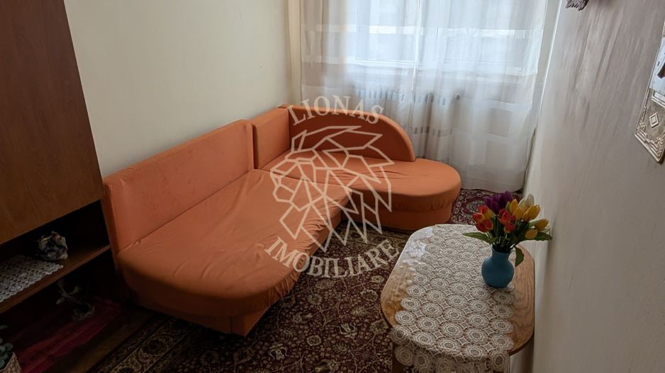 Apartament decomandat 3 camere-balcon-etaj 3-parcare-Central - Poză 3