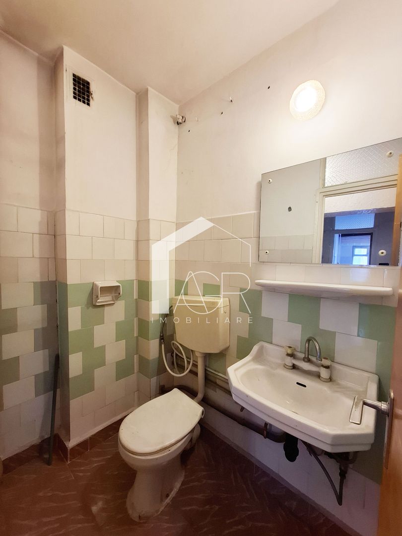 Apartament cu 3 camere, decomandat, Piata Mihai Viteazu - Poză 13