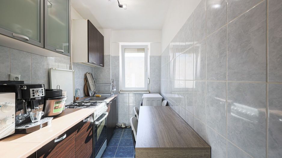 VANDUT Apartament cu 2 camere la etaj 3 Calea Romanilor - Poză 2