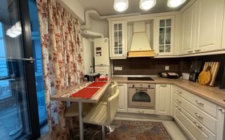 3 camere intr-o cladire cu arhitectura deosebita - Poză 9