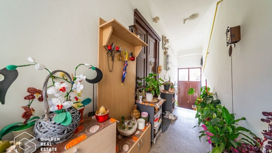 Rar pe piata! 2 apartamente singure in curte, fatada renovata, zona Teatru - Poză 5