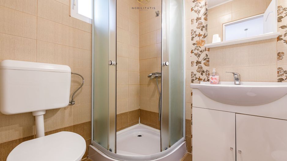 Proprietatea ideala pentru investiție, spații generoase, teren 1.200mp - Poză 39