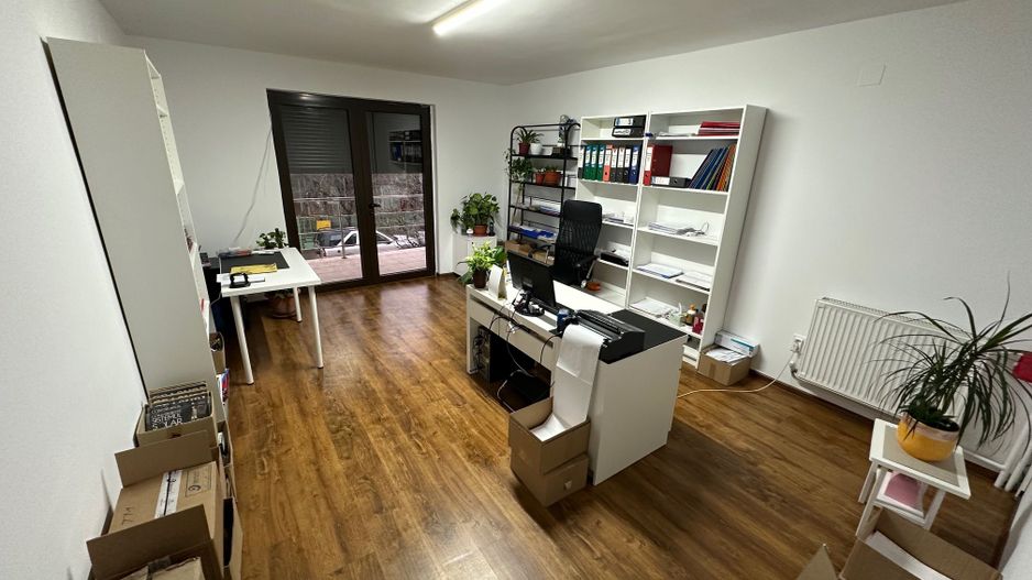 Cladire pretabila spațiu birouri/ clinica - Poză 20