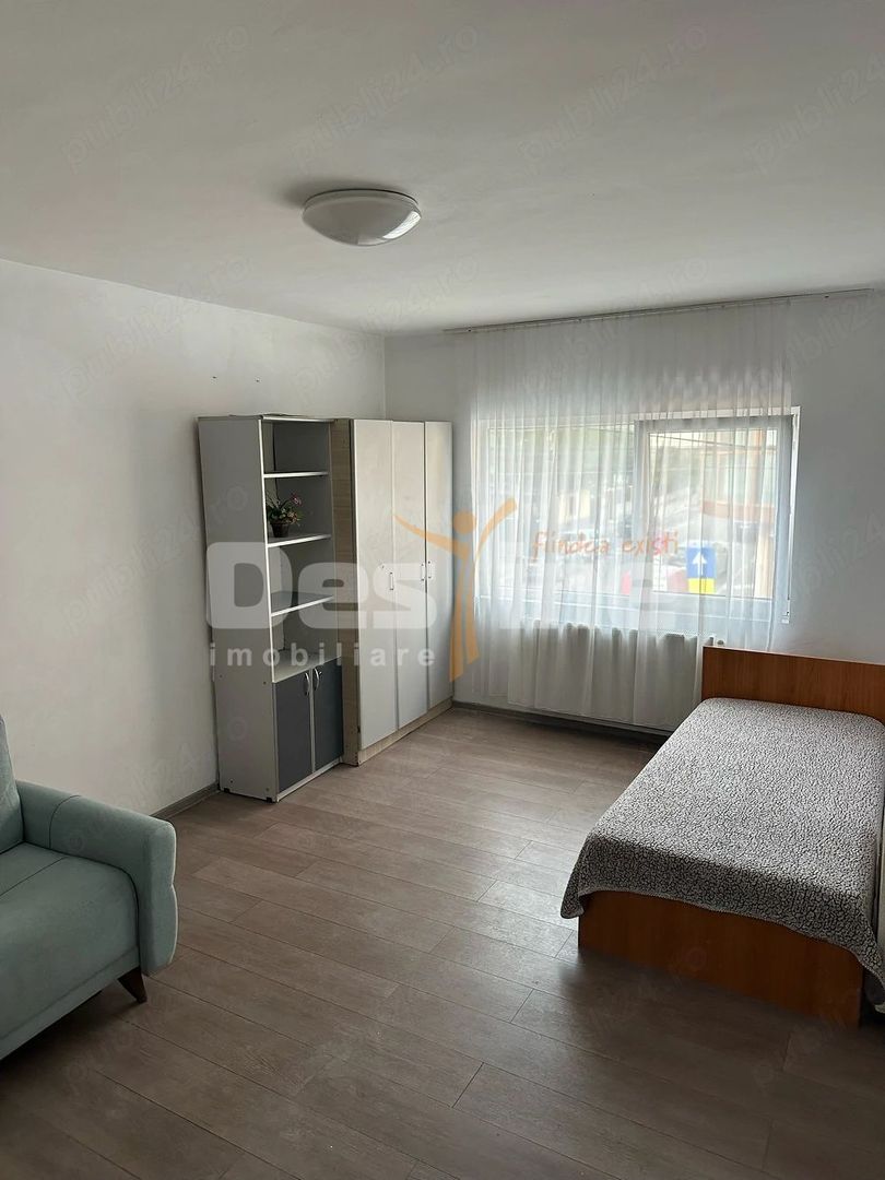Închiriez apartament cu 2 camere în centrul Constanța, zona Dacia - Poză 2