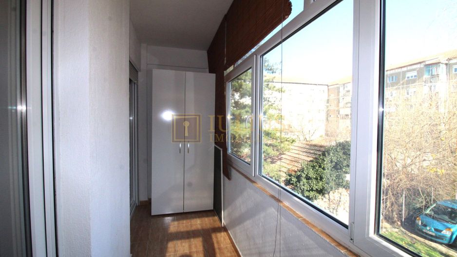 3 camere spatioase, 2 bai, balcon + loc de parcare cu acces controlat - Poză 24