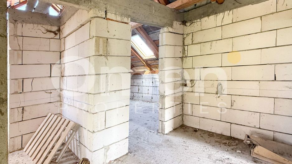 Casă cu potențial imens P+M, teren 7,91 ari, zonă liniștită, Ocna Șugatag. - Poză 13