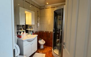 Casa spațioasă în Oradea str Izvorului - Poză 10