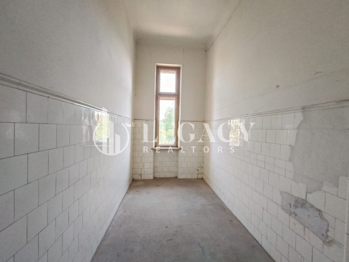 VÂNZARE/SCHIMB CU TEREN  - Clădire interbelică, centru oraș Siret - Poză 25