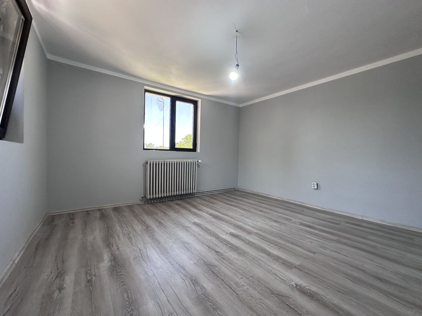 Gata de locuit! Vanzare casa cu 5 camere in Priboiu, com.Branesti - Poză 24