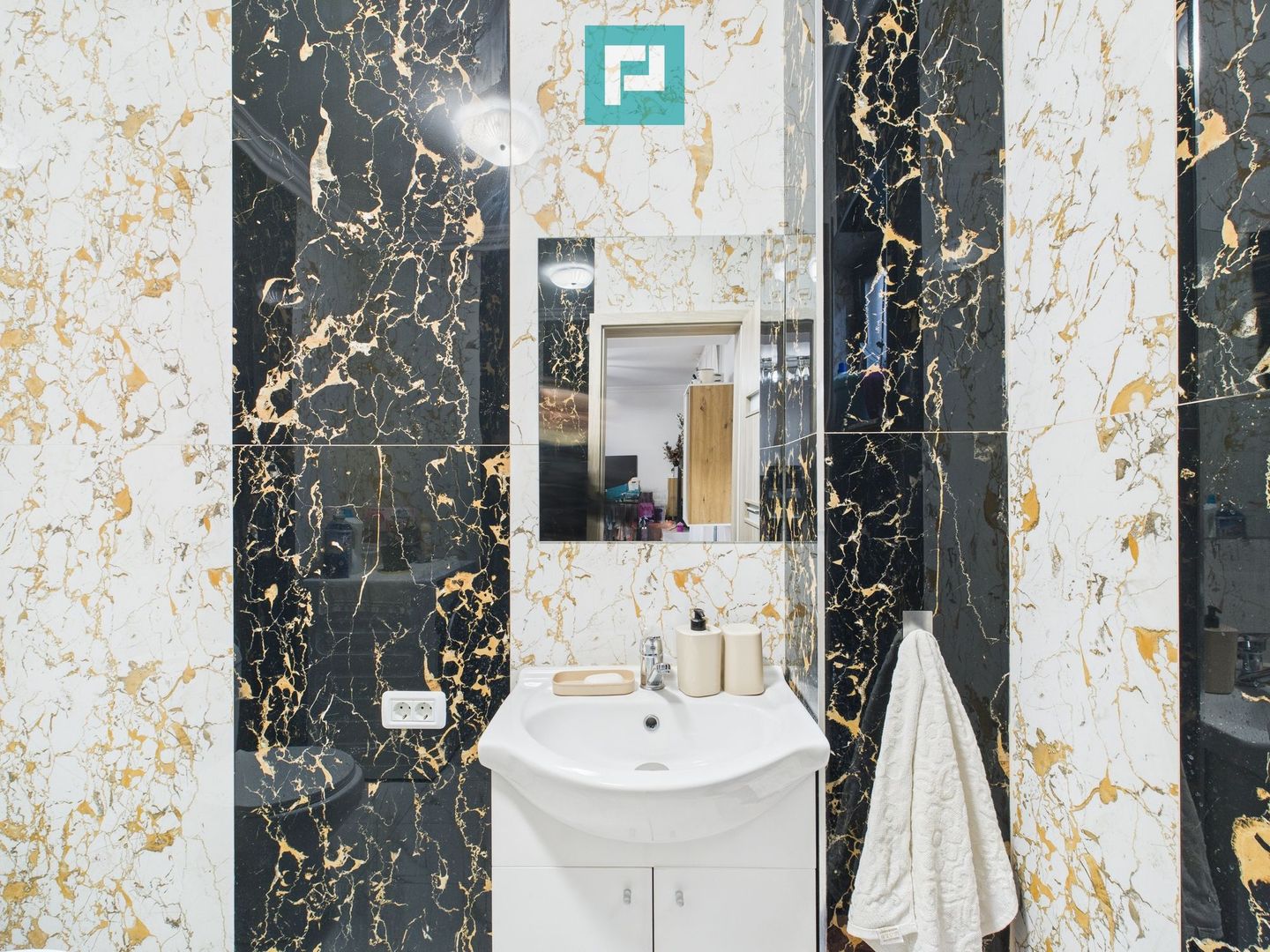 Casă cu 3 camere, P+1–Giarmata - Poză 25