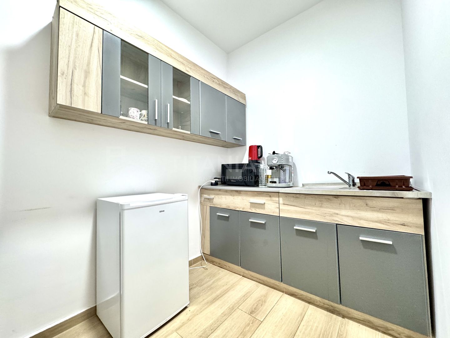 Spațiu comercial Kasper Coresi 100 mp, terasă 35mp - Poză 3