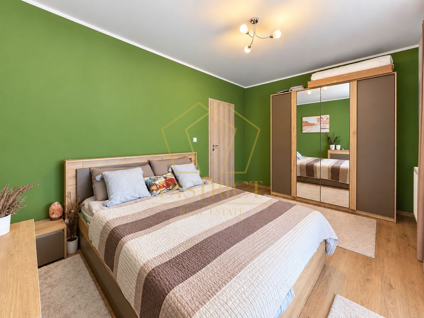 Apartament Superb cu 3 camere mobilat | terasa de 12 mp | Giroc | asfalt. - Poză 6