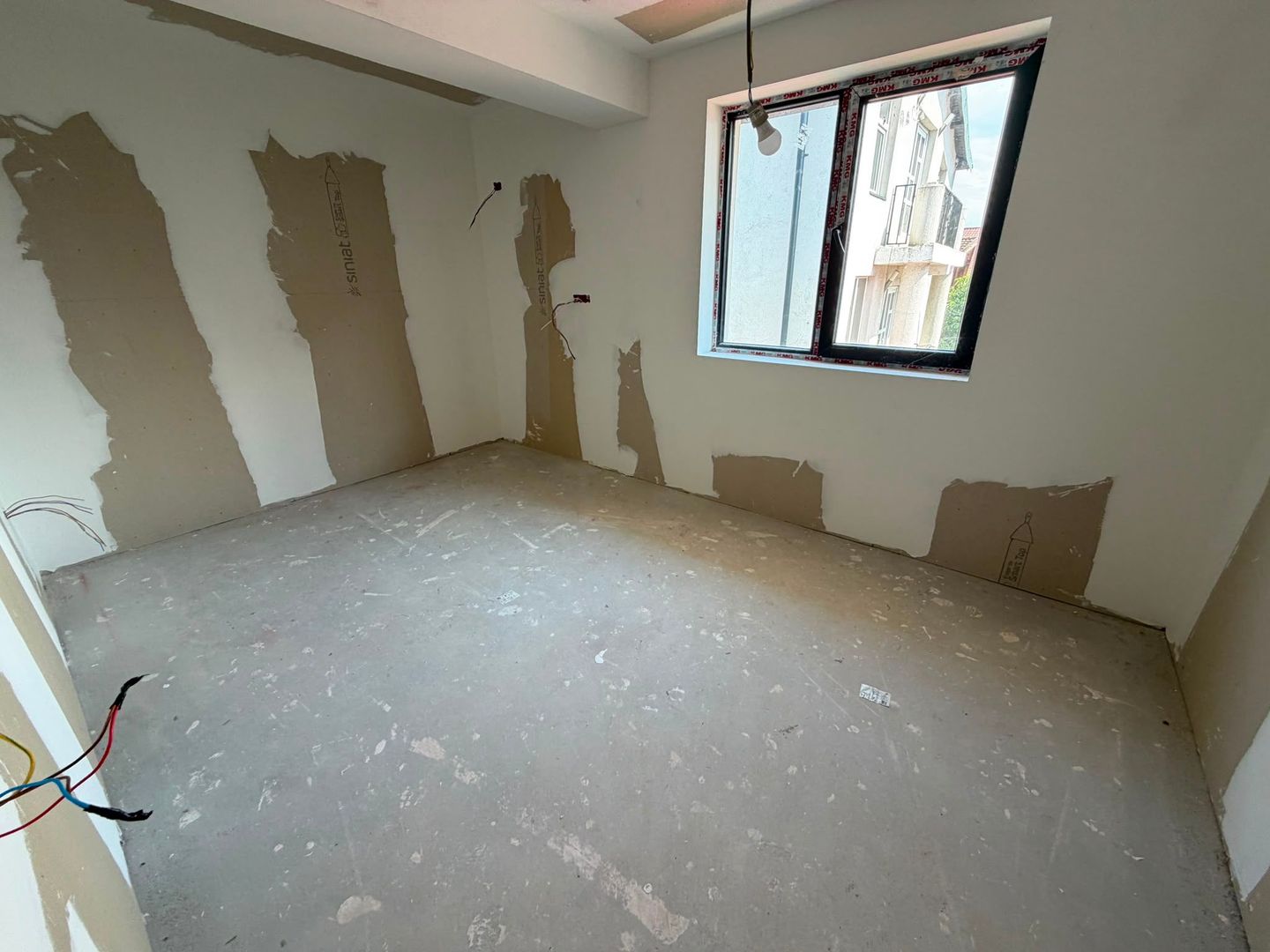 CASA INDIVIDUALA - 5 CAMERE, INCALZIRE PARDOSEALA , TEREN 420 COMIS 0% - Poză 3