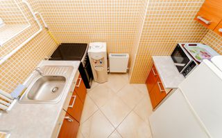 Se oferă spre închiriere casă în centrul orașului, ideală pentru birouri, clinică sau centru educați - Poză 15