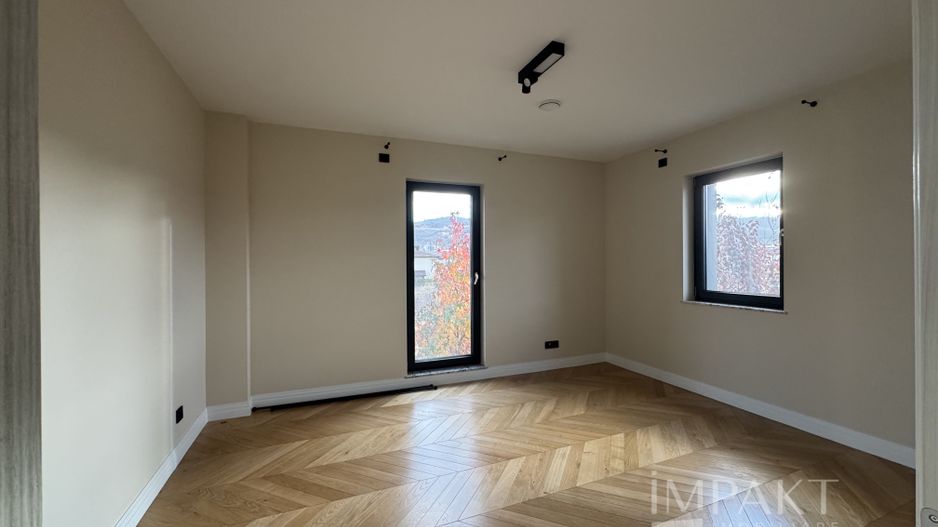 Casa moderna de inchiriat cu 4 camere in cartier Terra Floresti! - Poză 17