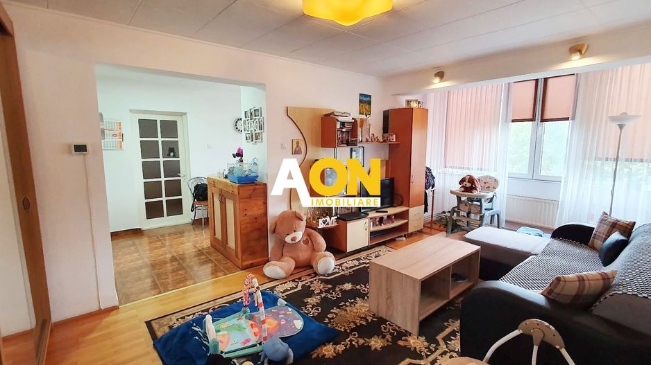 Apartament 3 camere, Cetate, zona Liceului Militar - Poză 1