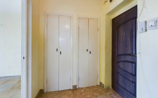 Apartament clasic cu 2 camere în Grădiște - Poză 9