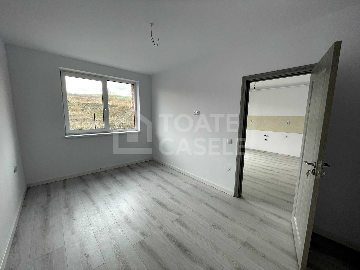 Apartament cu 2 camere și terasă spațioasă în ansamblul Beta Residence, Chinteni - Poză 1
