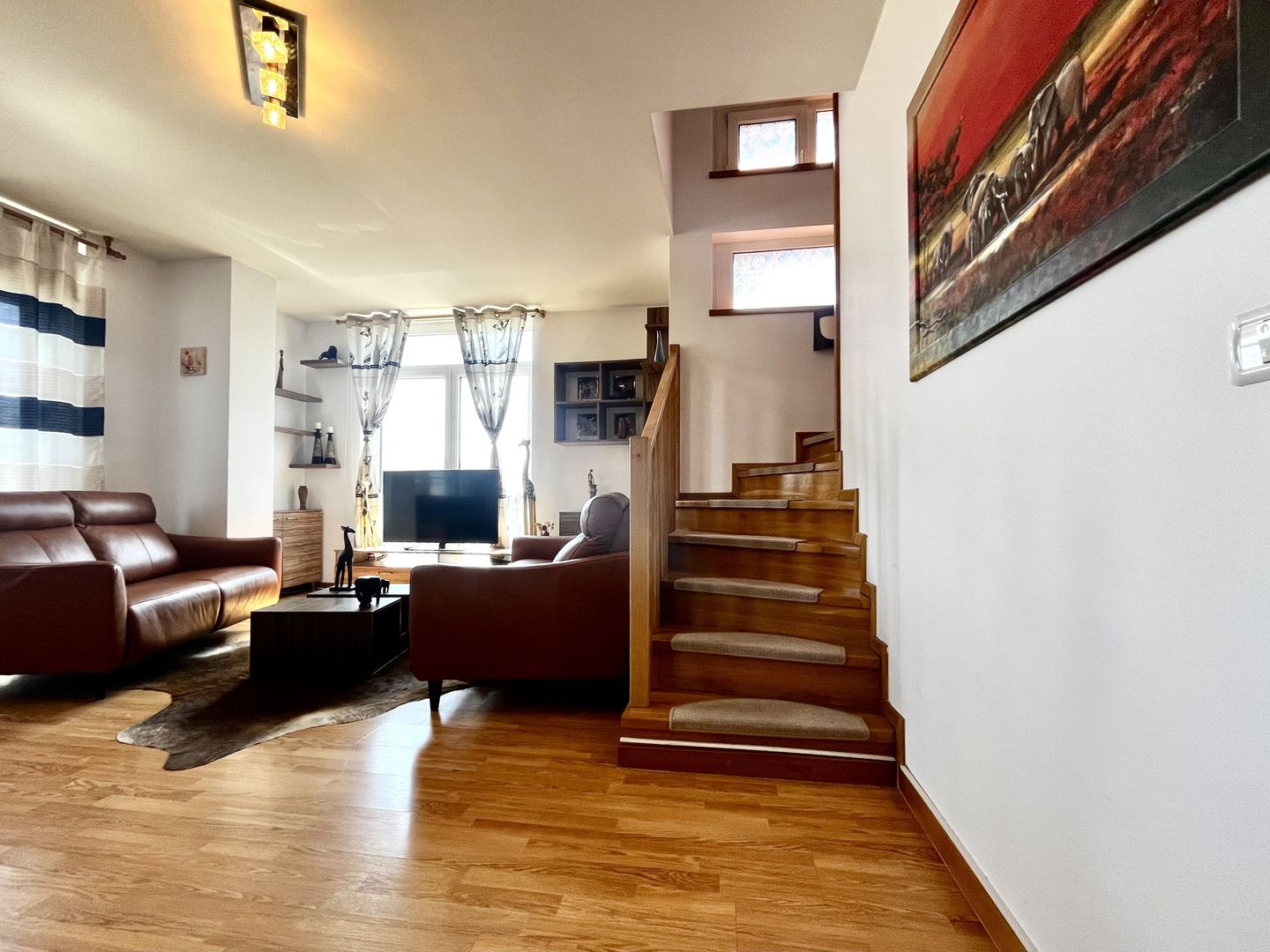 Apartament 3 camere, elegant, pe 2 niveluri,  cu garaj,  zona Aradului - Poză 6