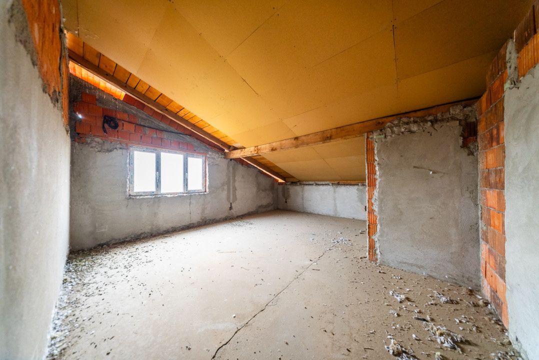 Casa caramida P+M, Vinga, cu potential spatiu comercial - Poză 18