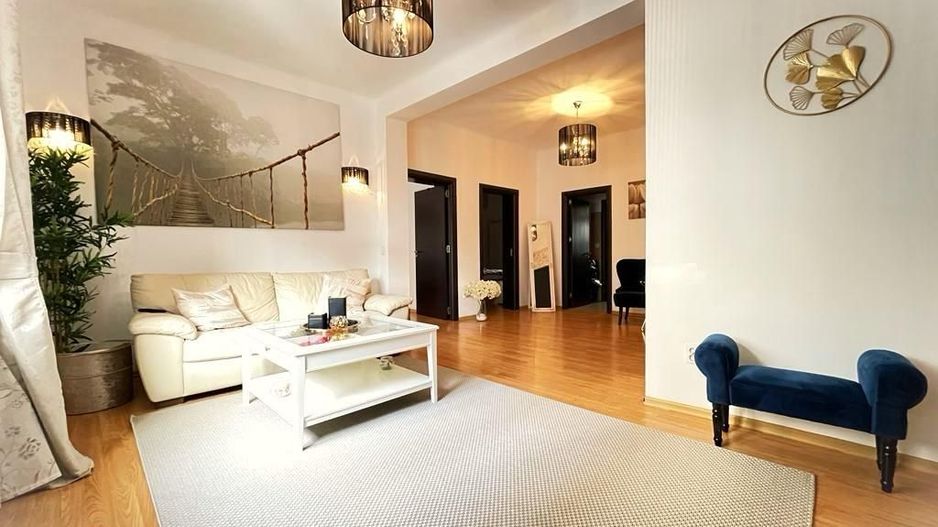 Apartament 3 camere - Piața Victoriei - curte 30mp  - 113mp utili - Poză 1