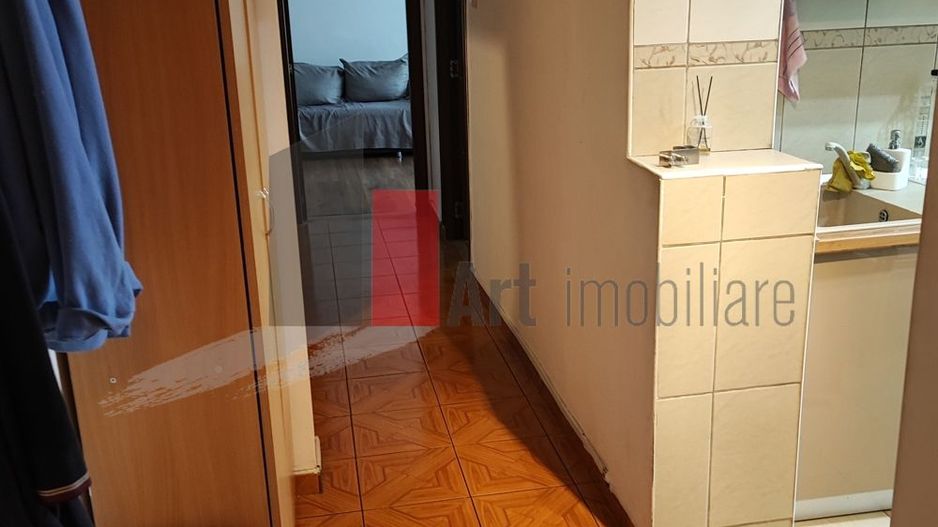 3 Camere Vitan - Poză 8