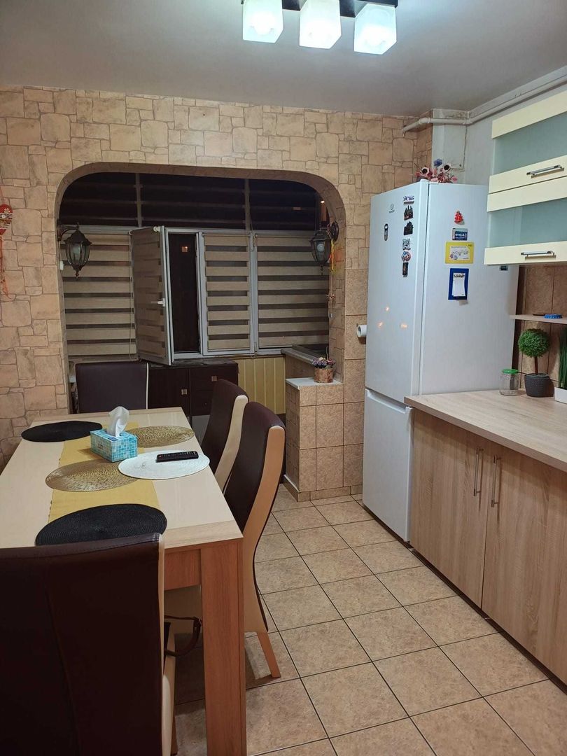 Apartament 3 camere de închiriat –Complet mobilat și utilat - Poză 2