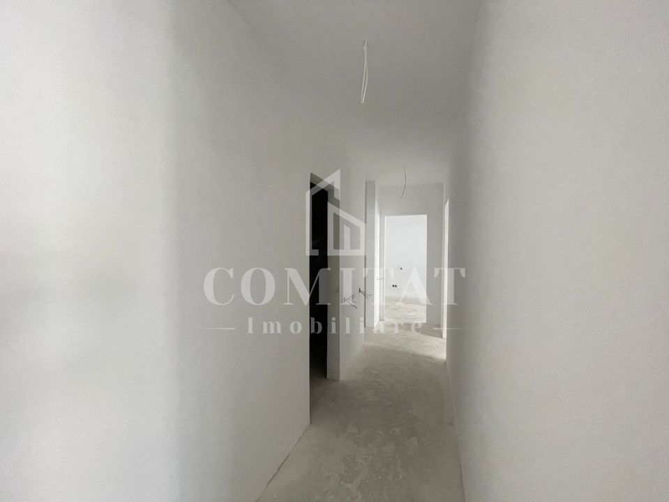 Apartament eficient compartimentat cu terasa generoasa - Poză 5