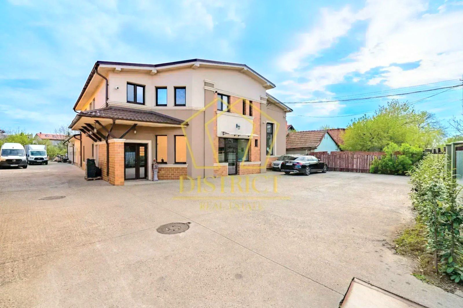 Cladire Birouri, Clinica, Comercial sau alte domenii de activitate I Mehala - Poză 1