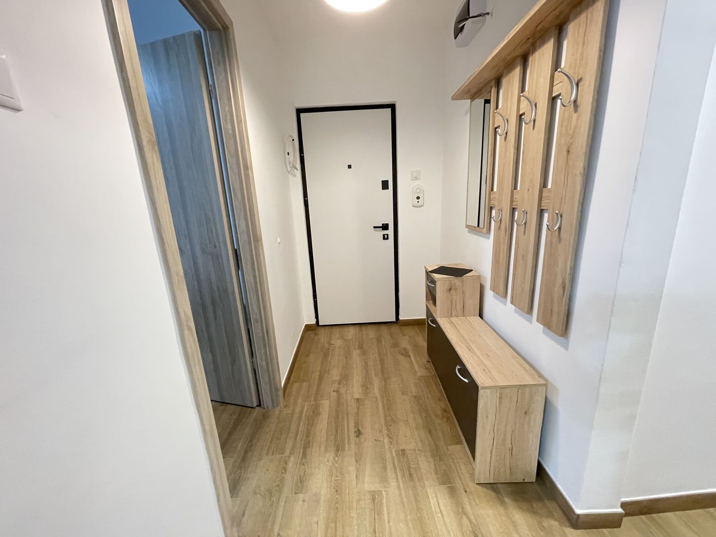 Amenajat complet, mobilat și utilat, totul nou - Poză 6