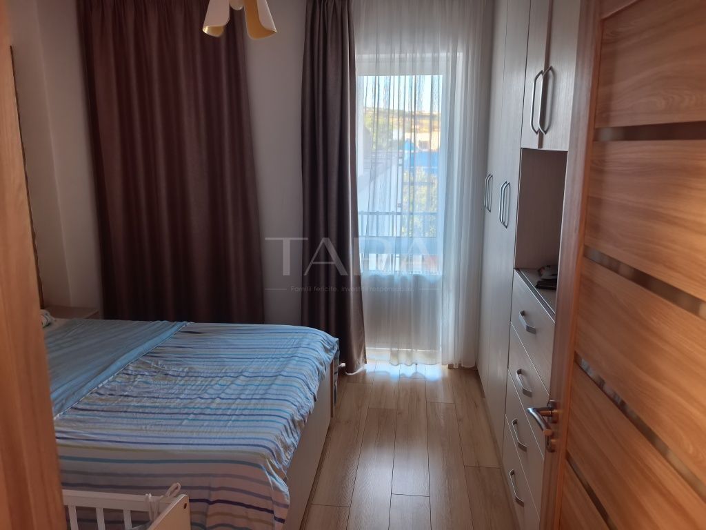 Apartament cu 3 camere, terasă de 30mp cu piscină, 2 parcări subterane - Poză 6