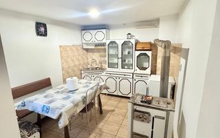 Casă de vânzare – Strada Ramadan - Poză 11