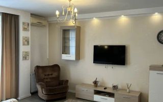 Apartament superb 2 camere, Bălcescu, mobilat complet, balcon, fara risc seismic - Poză 3