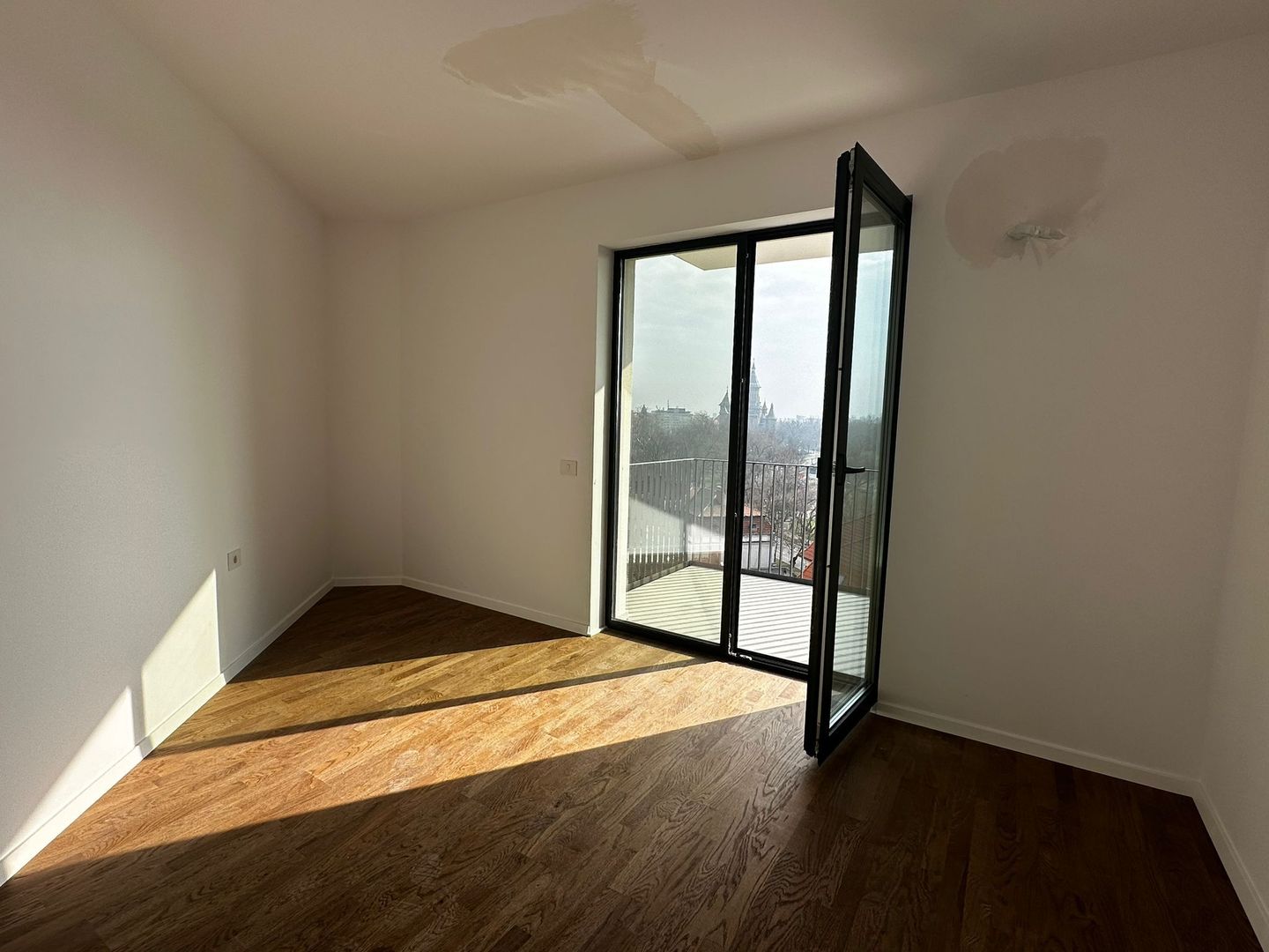 New apartment 2 bedrooms  with underground parking - Poză 8