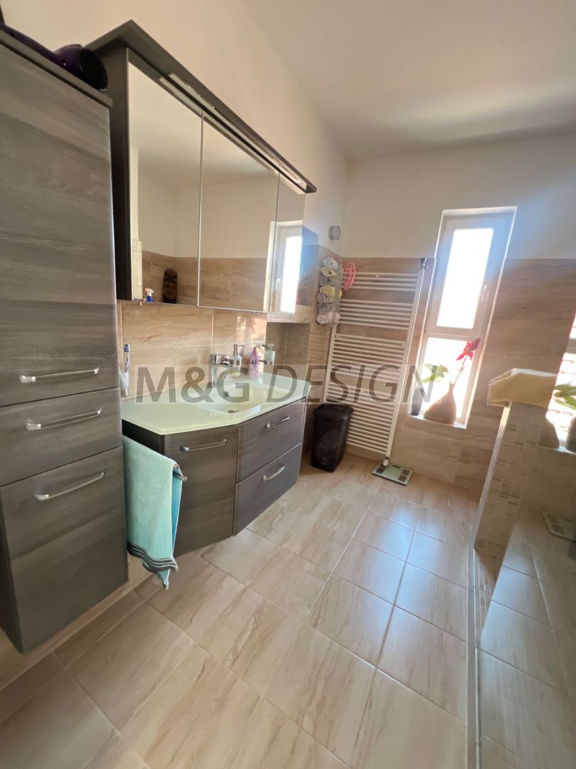 Vilă spațioasă, Dorobantilor–Pretabilă pentru 2 familii,  1570mp teren - Poză 5