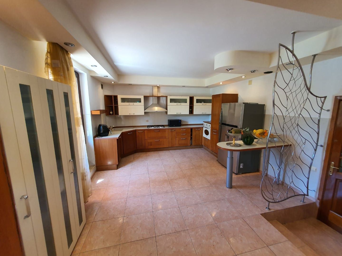 Vila unicata | Teren de 3000 m2 | Piscina si vegetatie matura - Poză 12