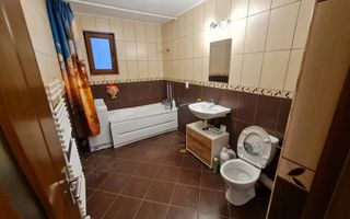 Apartament cu 3 camere, 2 balcoane, etaj 1, Parc Poligon. - Poză 4