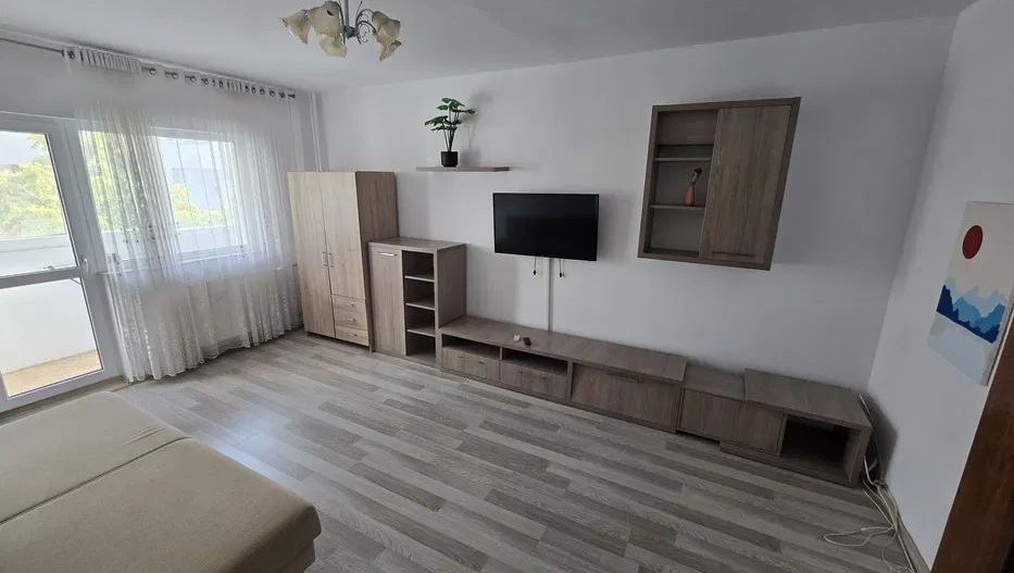 3 camere decomandat Gorjului, lângă metrou, ideal studenți - Poză 1