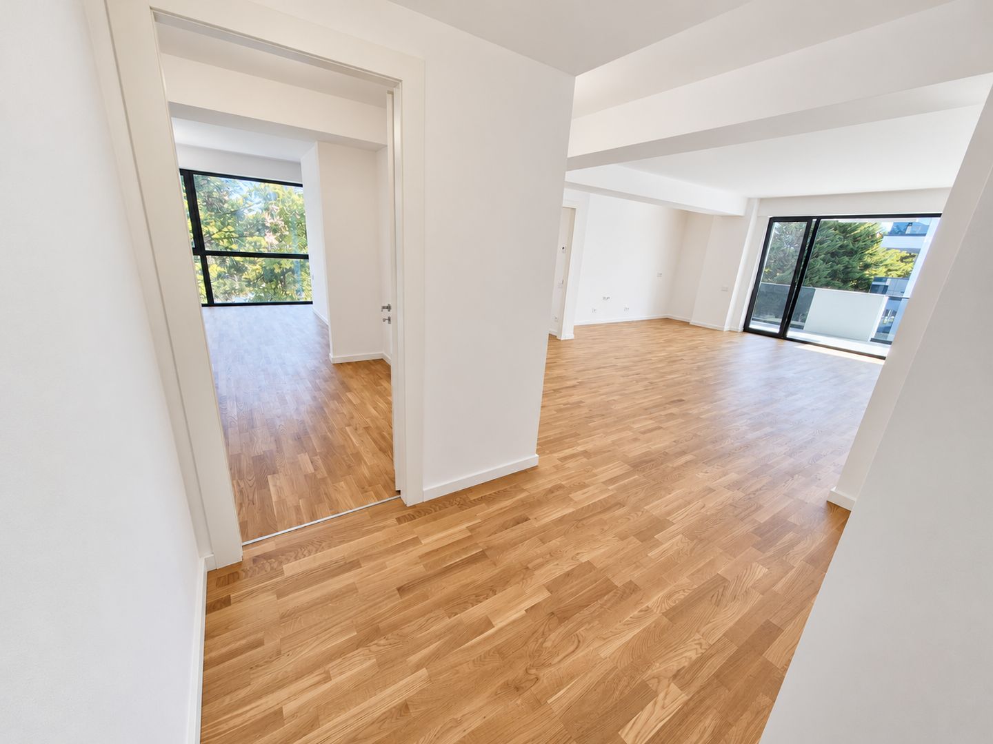 IANCU NICOLAE (Residence 5 Forest)- 3 camere, 3 bai, 2 parcari, LIBER! - Poză 4